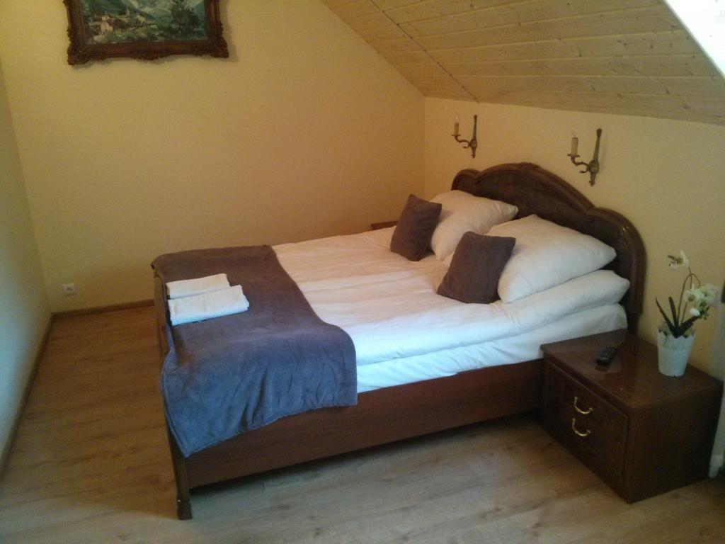 Zbojna Debra Bed & Breakfast Golejow Exterior photo