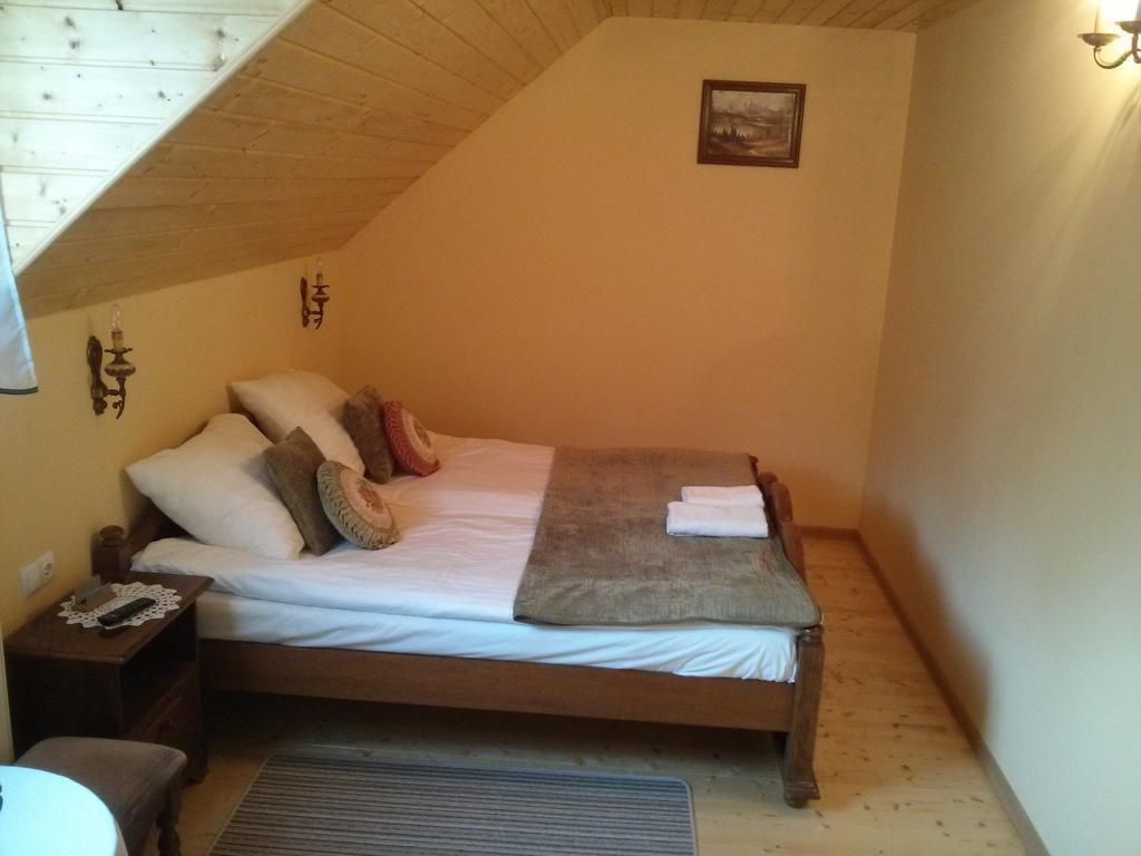 Zbojna Debra Bed & Breakfast Golejow Exterior photo