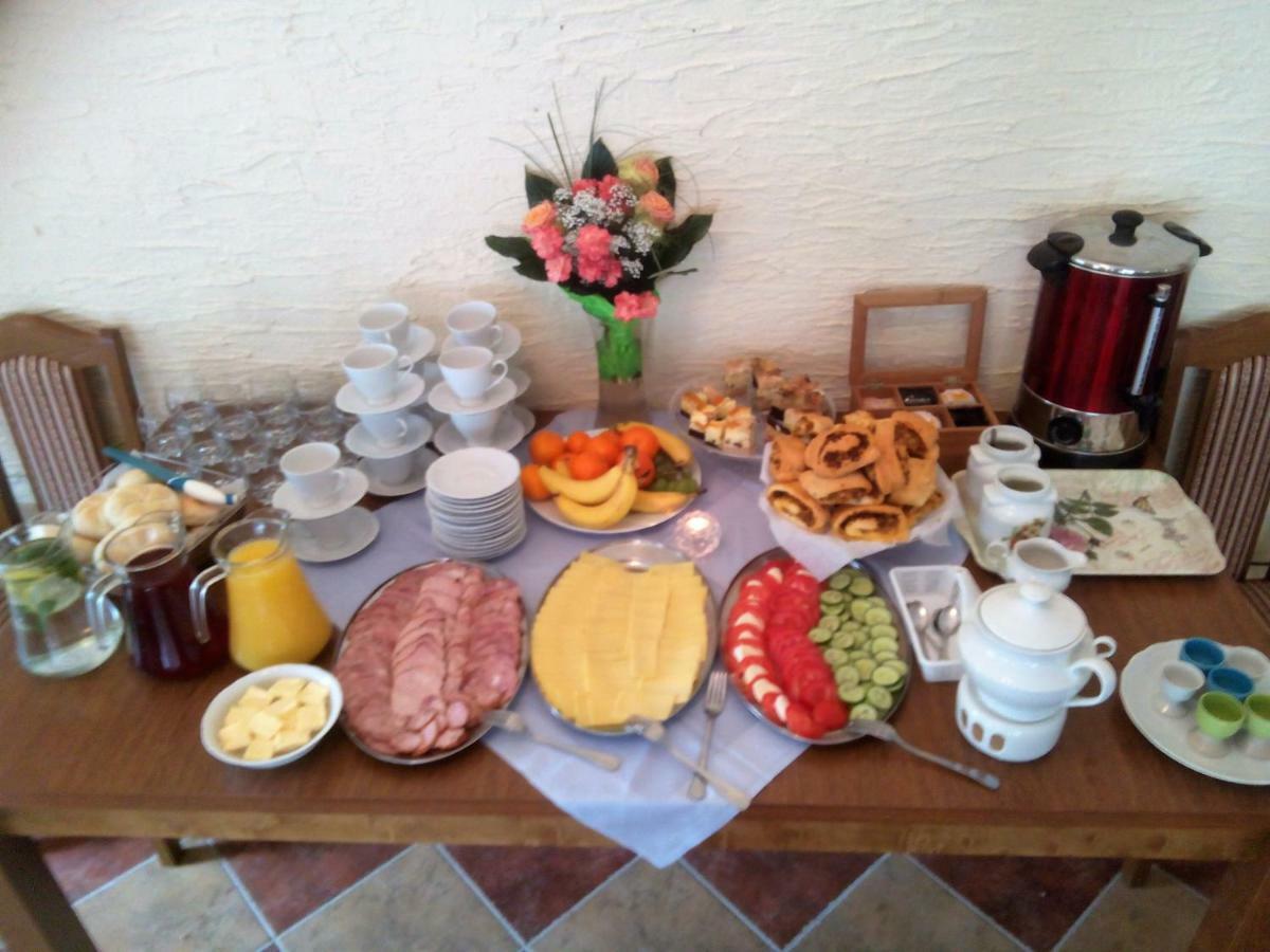 Zbojna Debra Bed & Breakfast Golejow Exterior photo